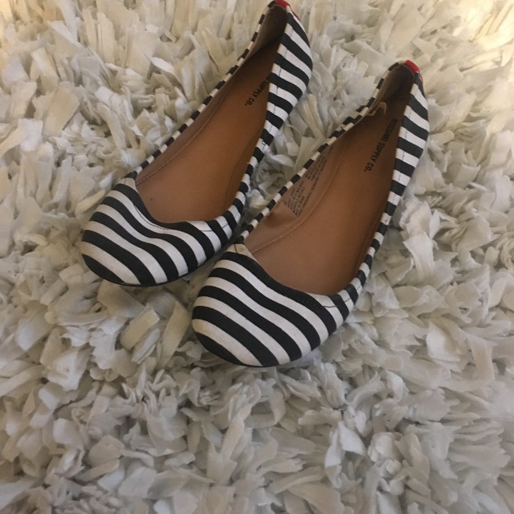 Target black and white striped flats 9.5!